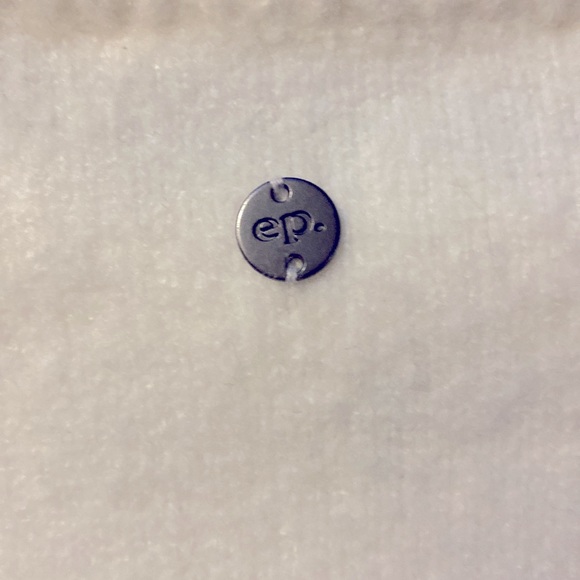 LITTLE ELEVEN PARIS
GIRLS IVORY KNITTED SWEATER 12” - Picture 4 of 6